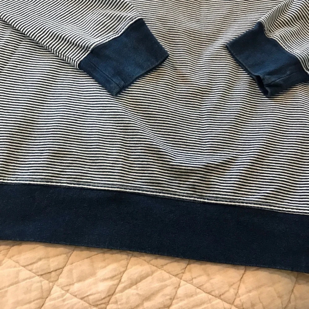 🚤J CREW Lightweight Sweatshirt